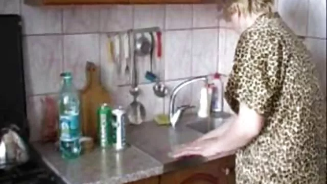 زیبایی روسی یک زوج فیلم سوپر سکسی کوتاه هاردکور اسپانیایی را لوس می کند