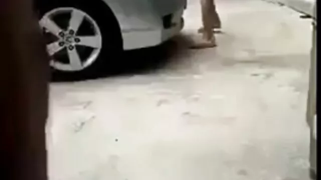 پلیس ناز به عکس فیلمسوپر مینا می دهد